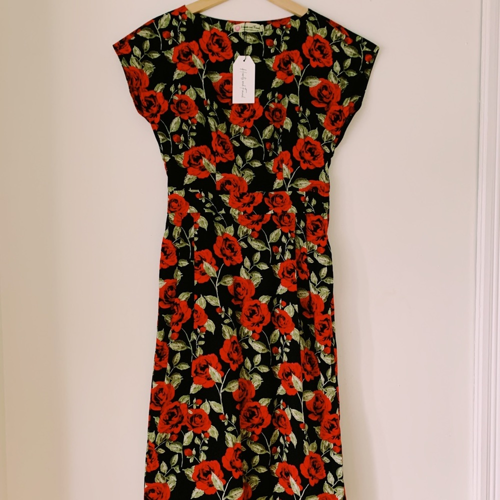 Hearts and Found Roses dress size small